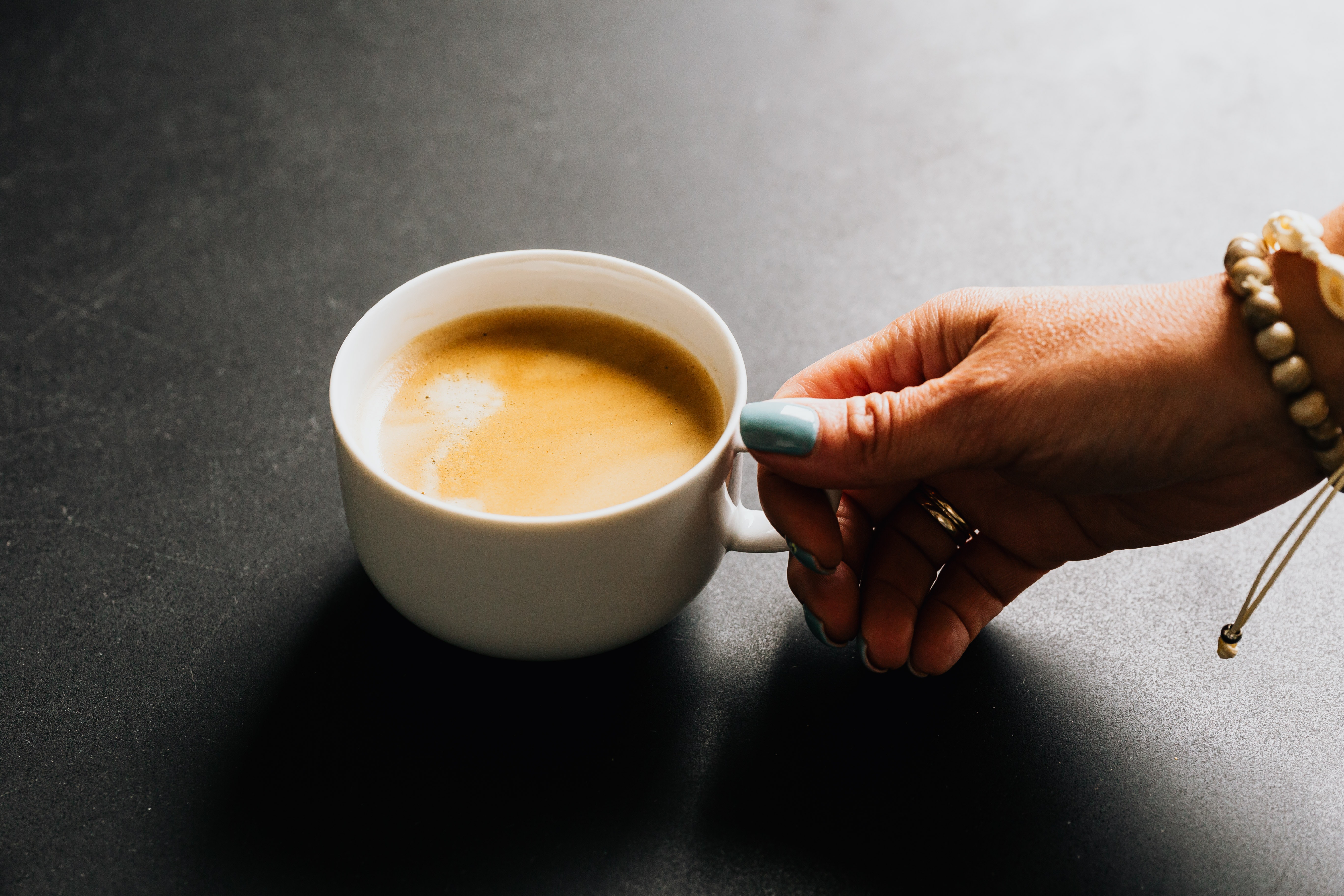 kebiasaan minum kopi