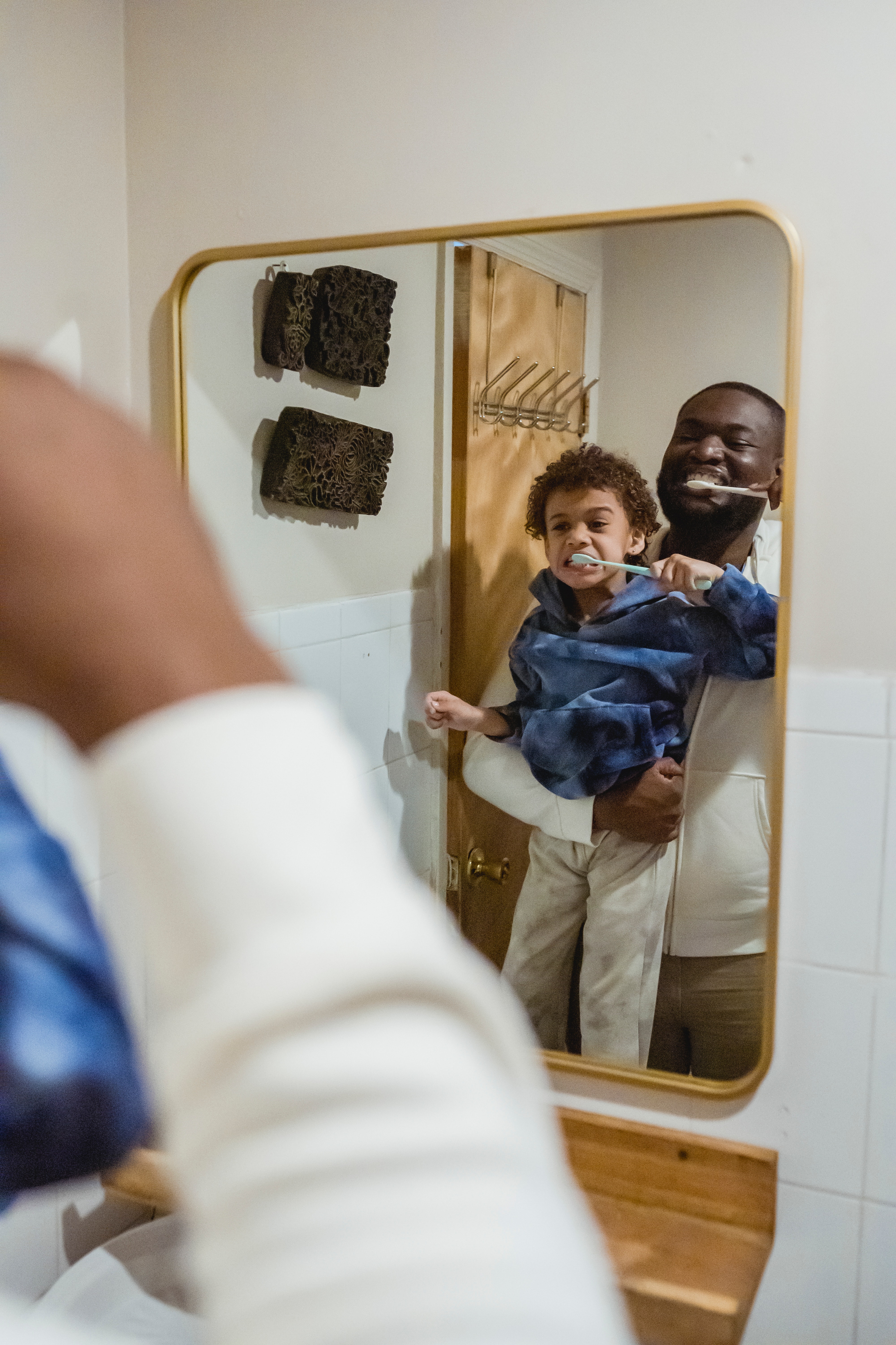 toothbrushing with kids